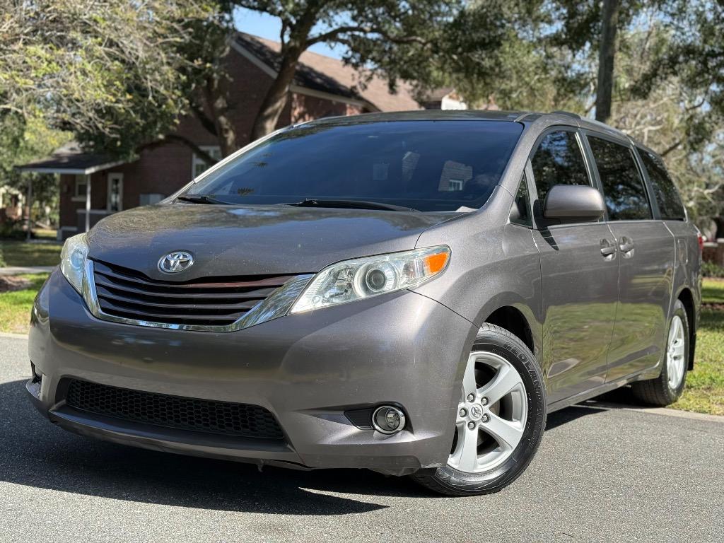 2015 Toyota Sienna LE